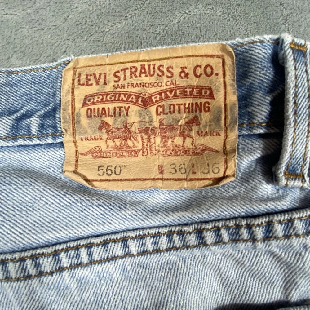 Levis actual size